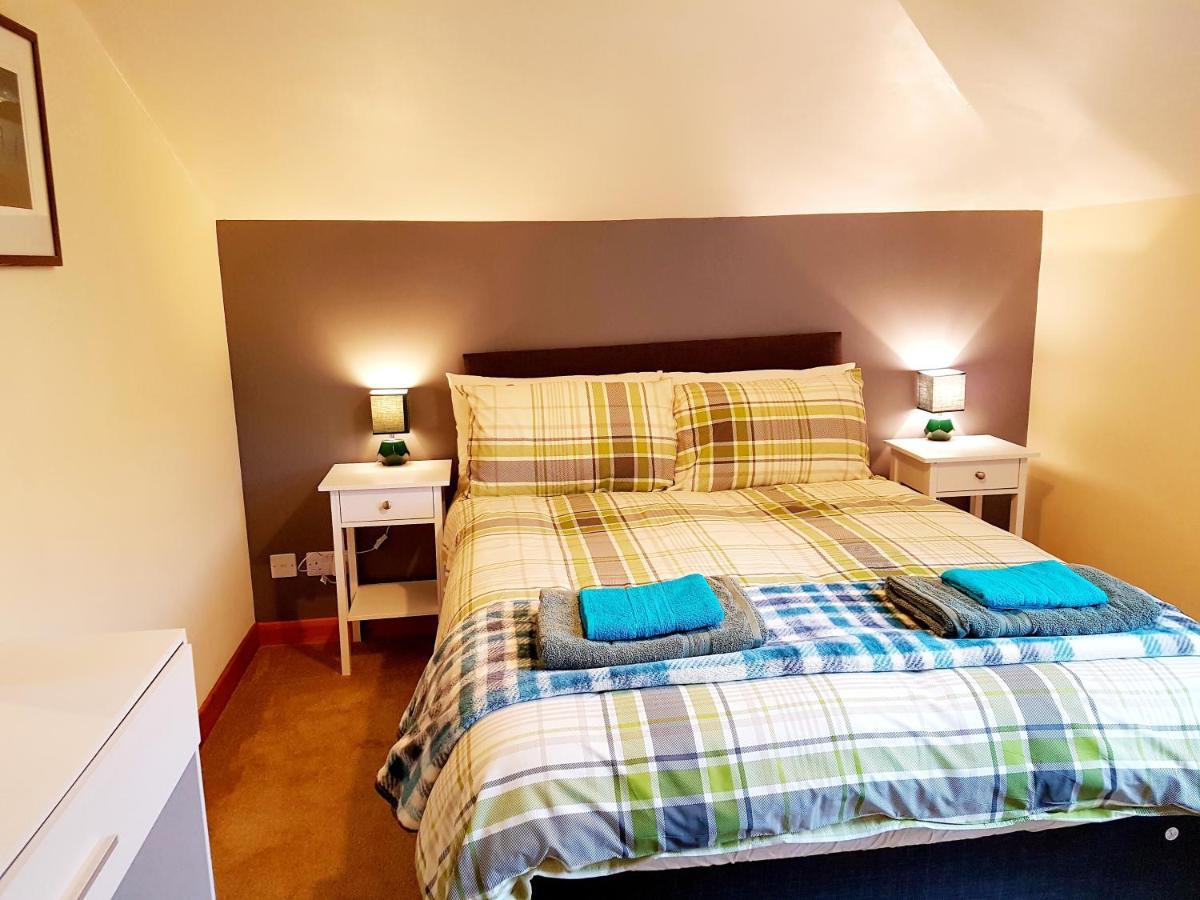 Stylish 2 Bedroom - 2 Miles Inverness City Centre Esterno foto