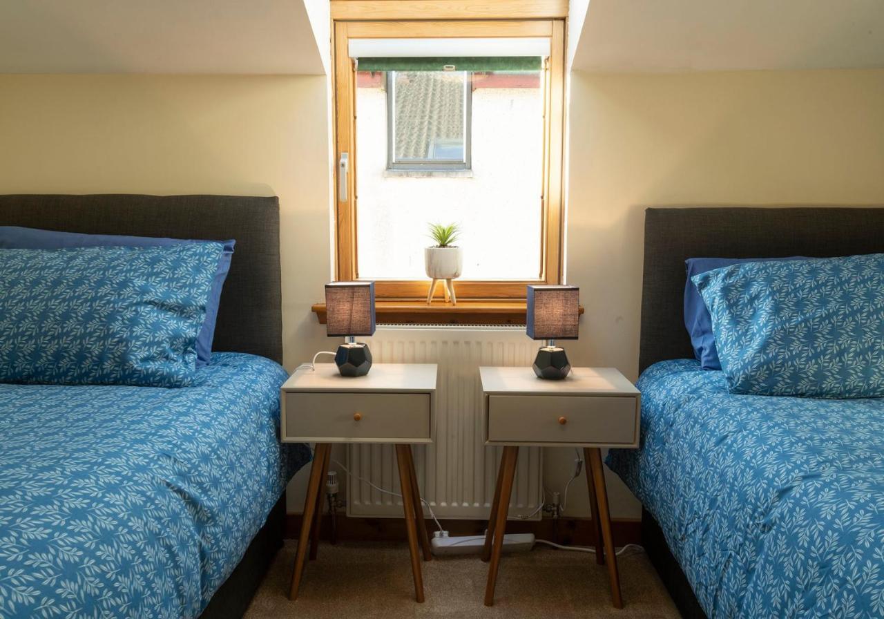Stylish 2 Bedroom - 2 Miles Inverness City Centre Esterno foto