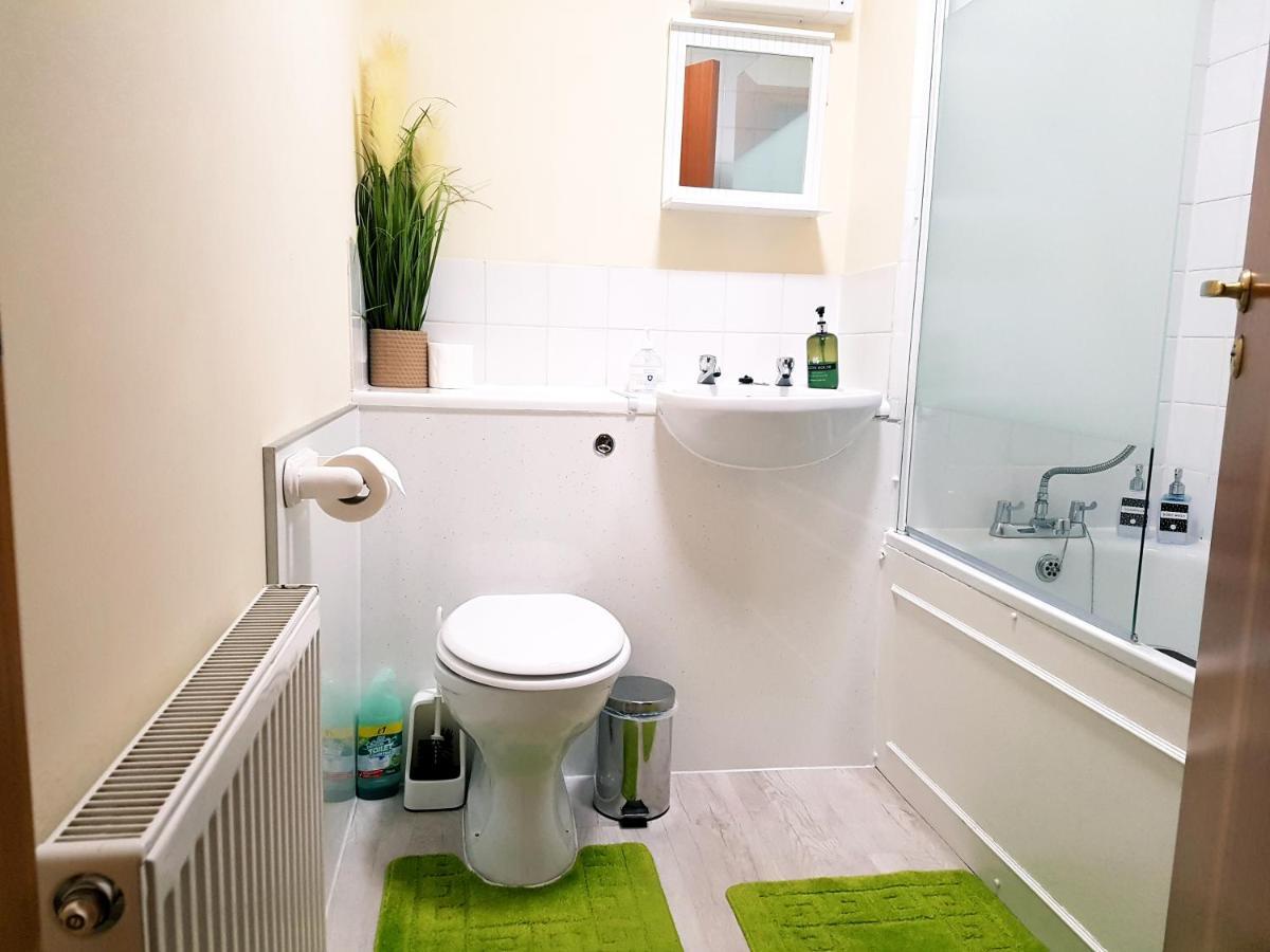 Stylish 2 Bedroom - 2 Miles Inverness City Centre Esterno foto